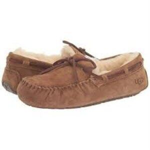 UGG Dakota Moccasin Slippers Size 6